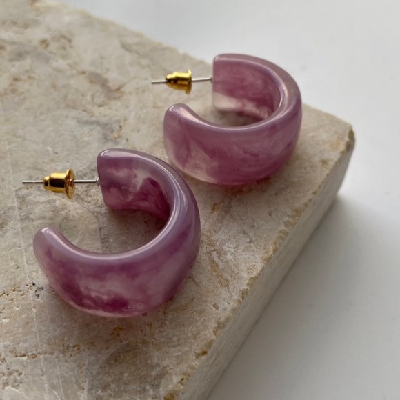 5/$35 🌙 Minimalist Jade Amethyst Citrine Tone Acrylic Huggie Hoop Earrings |NWT - Picture 5 of 17